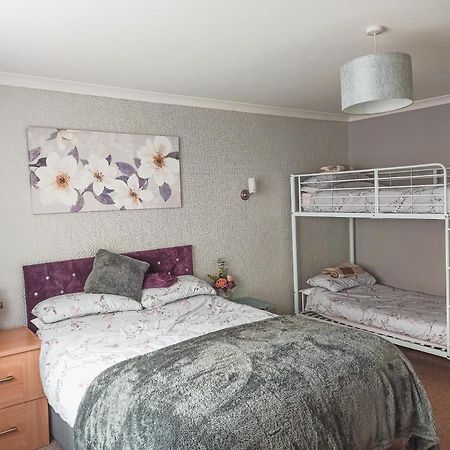 Esplanade Court Apartment With Communal Seasonal Heated Pool Paignton Exterior foto